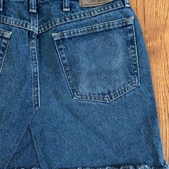 WRANGLER DENIM SKIRT W/ FRAYED HEM - Picture 4 of 6
